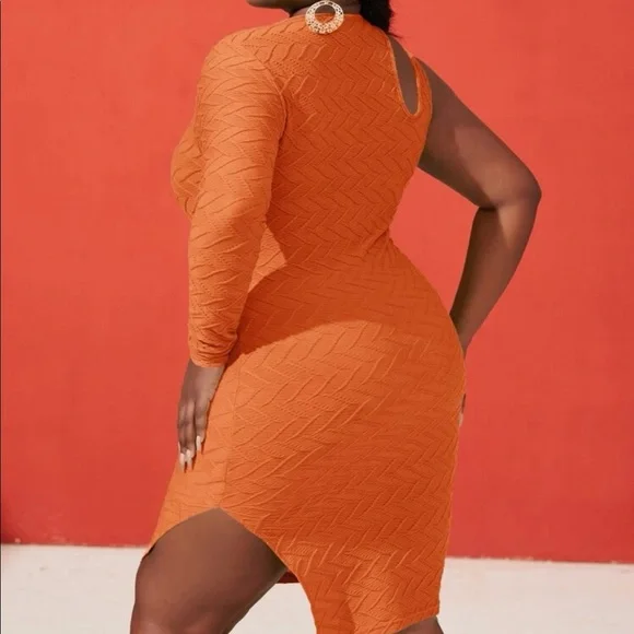 Dress - Picture 2 of 10